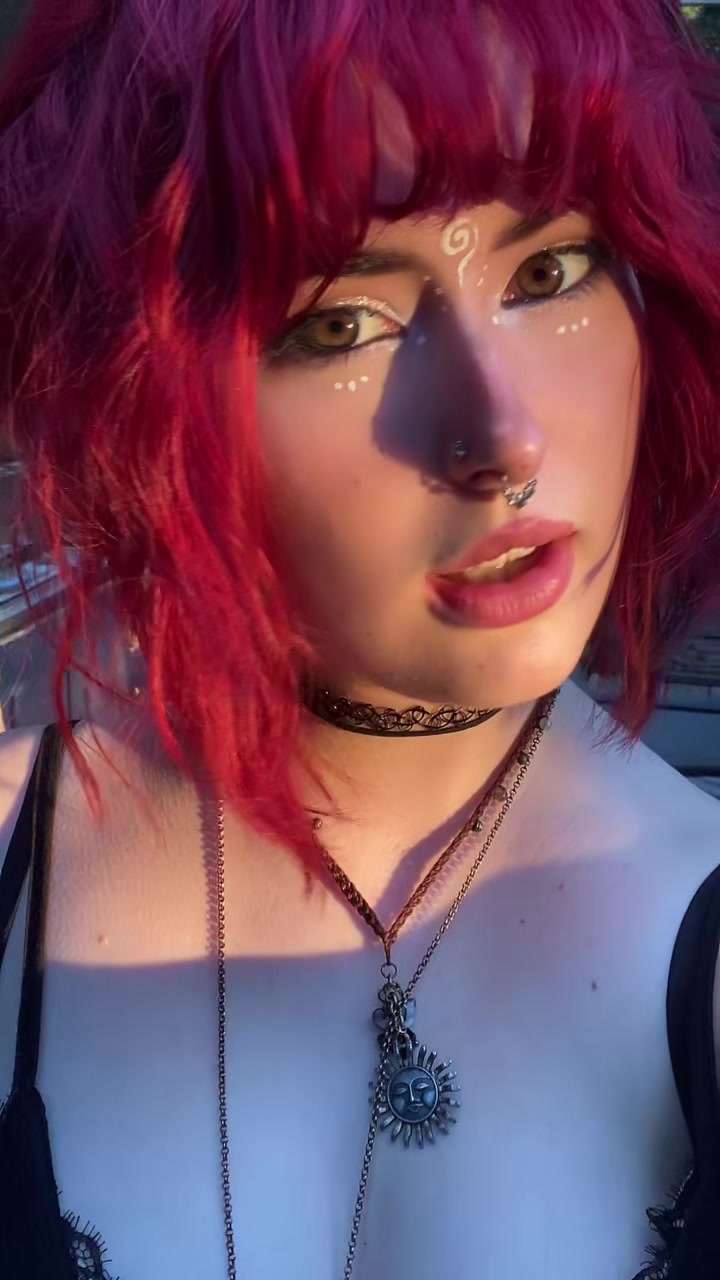 @|-/ 𝙻𝚎𝚎 . . .