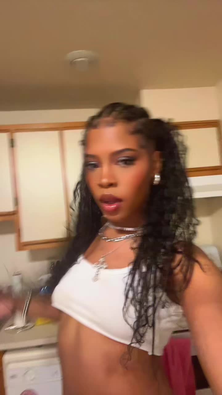 @kenya_crumley