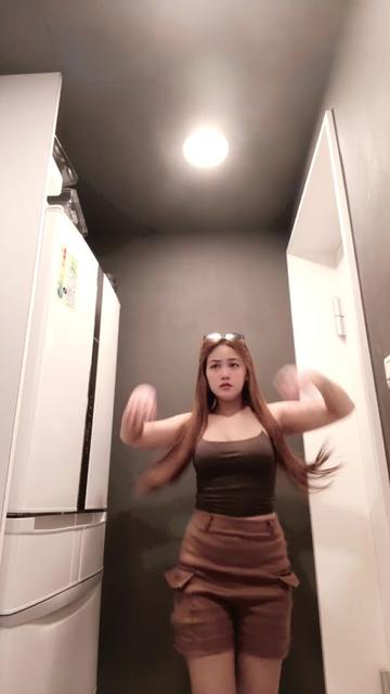 @887
