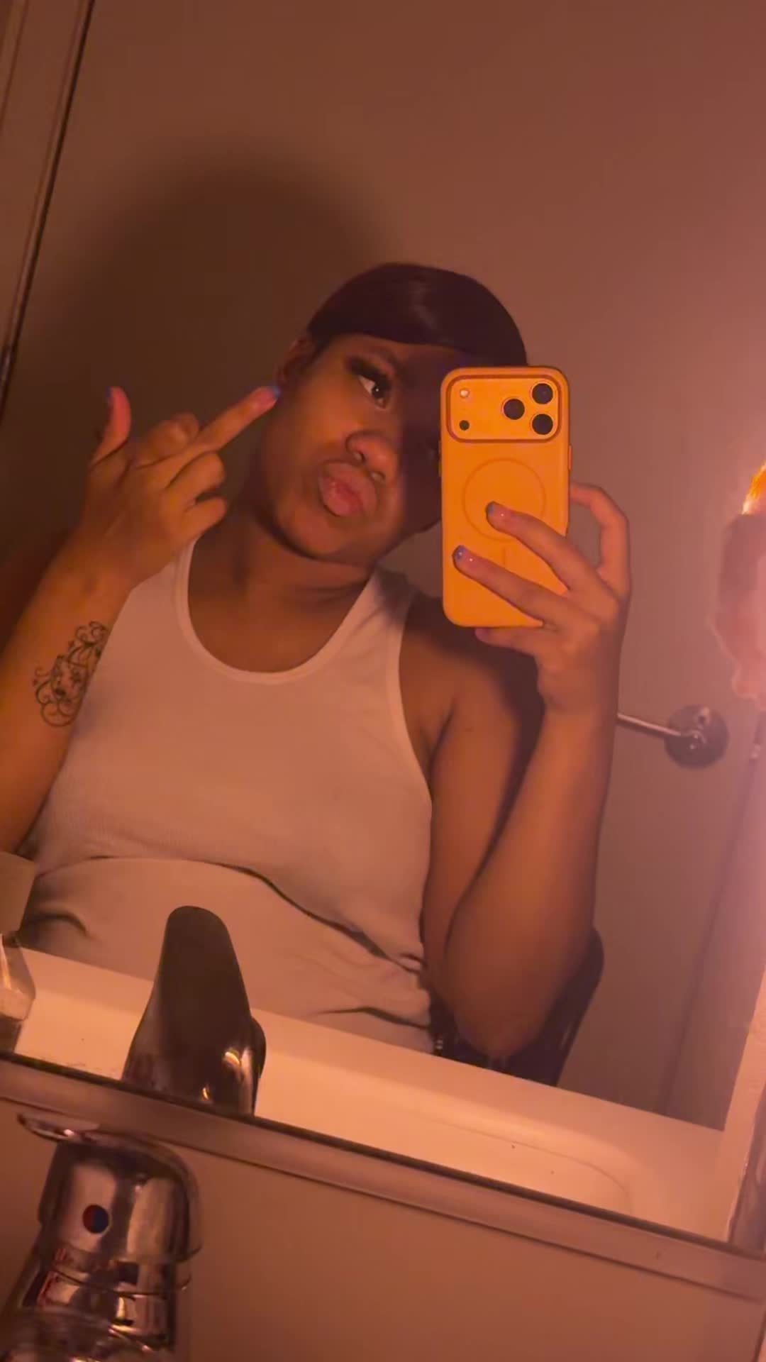@fineasskylahbaeee
