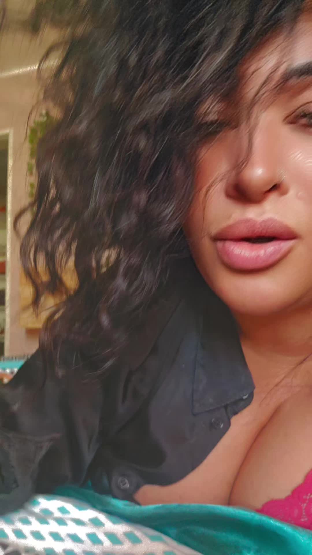 @Dee
