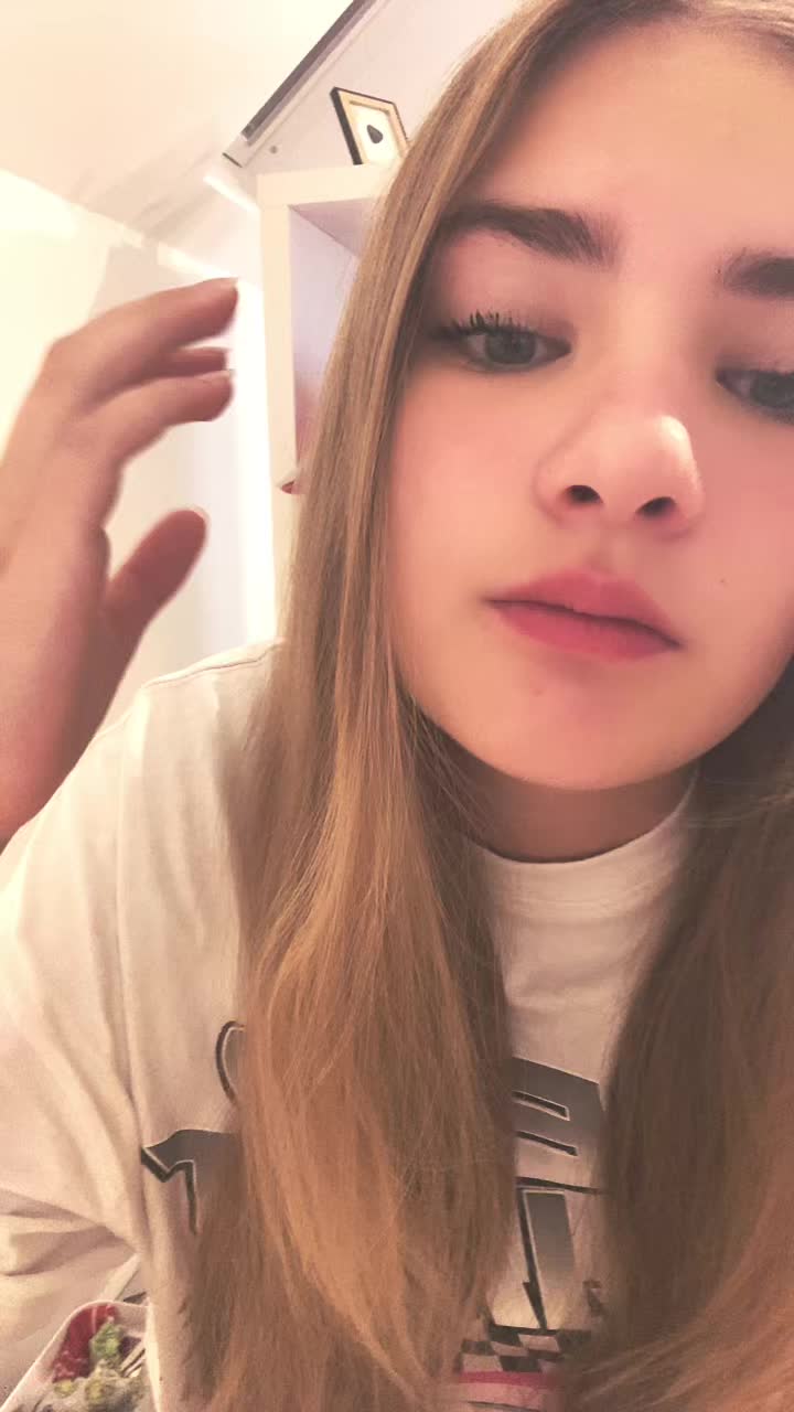 @lillyöö 🖤🤍💙