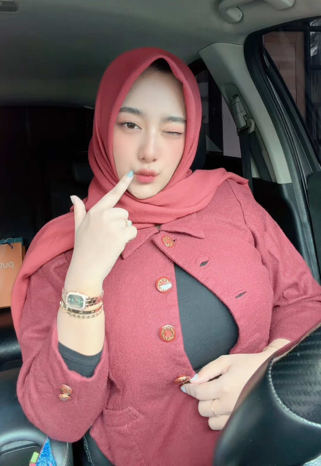 @Leona Kanza