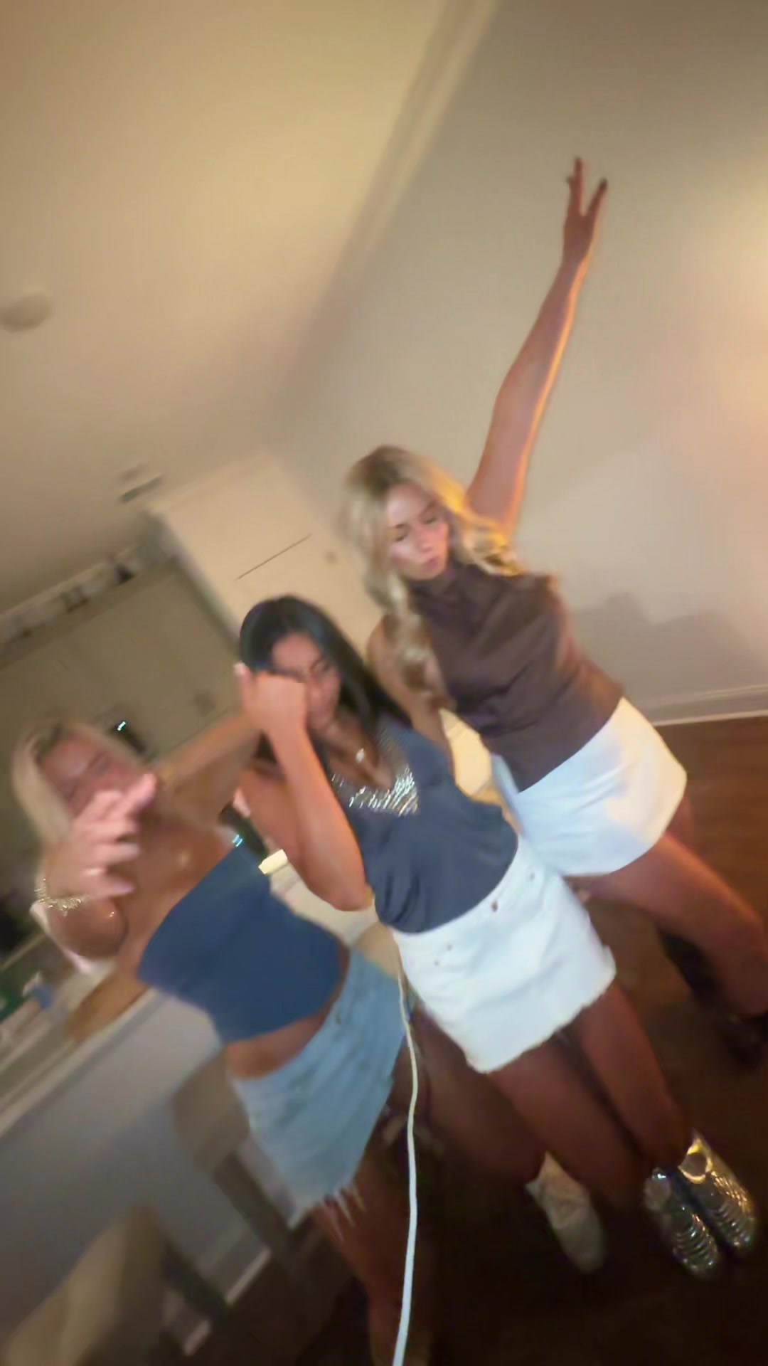 @Gia Gia Gia