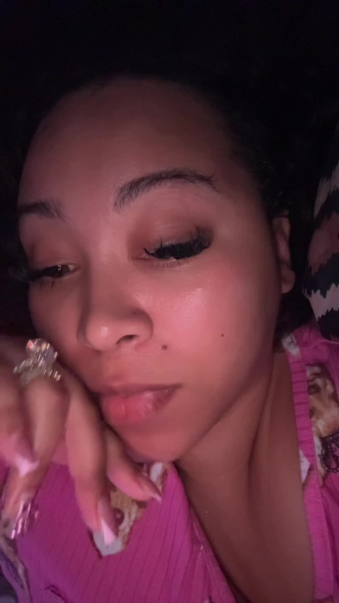 @YourAuntieMoe