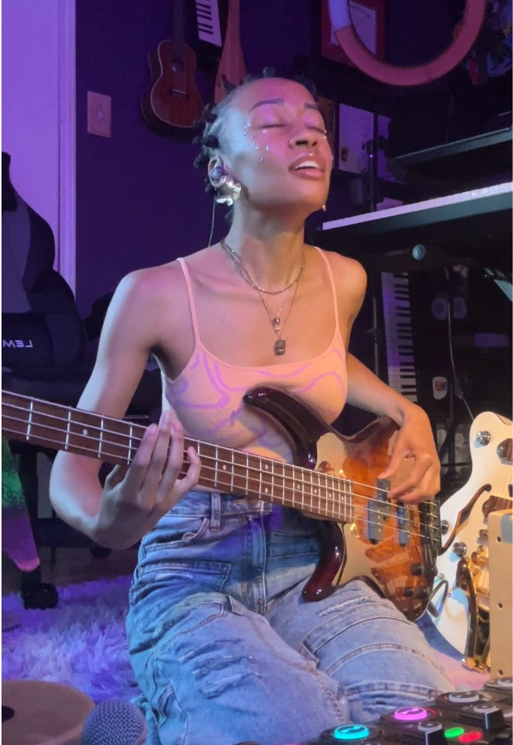 @DAMOYEE