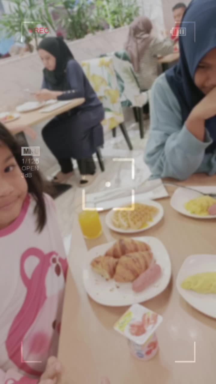 @momthreekiddos