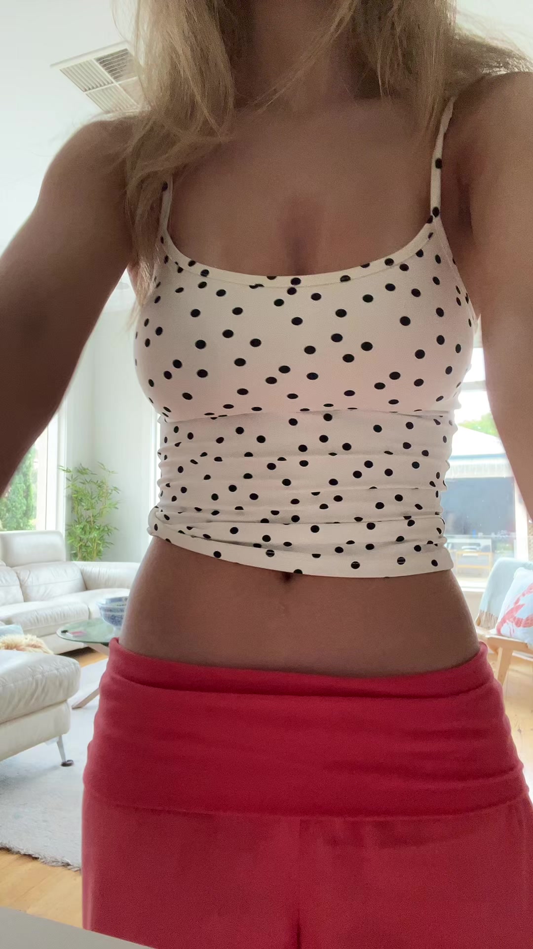 @ELISECHENOWETH