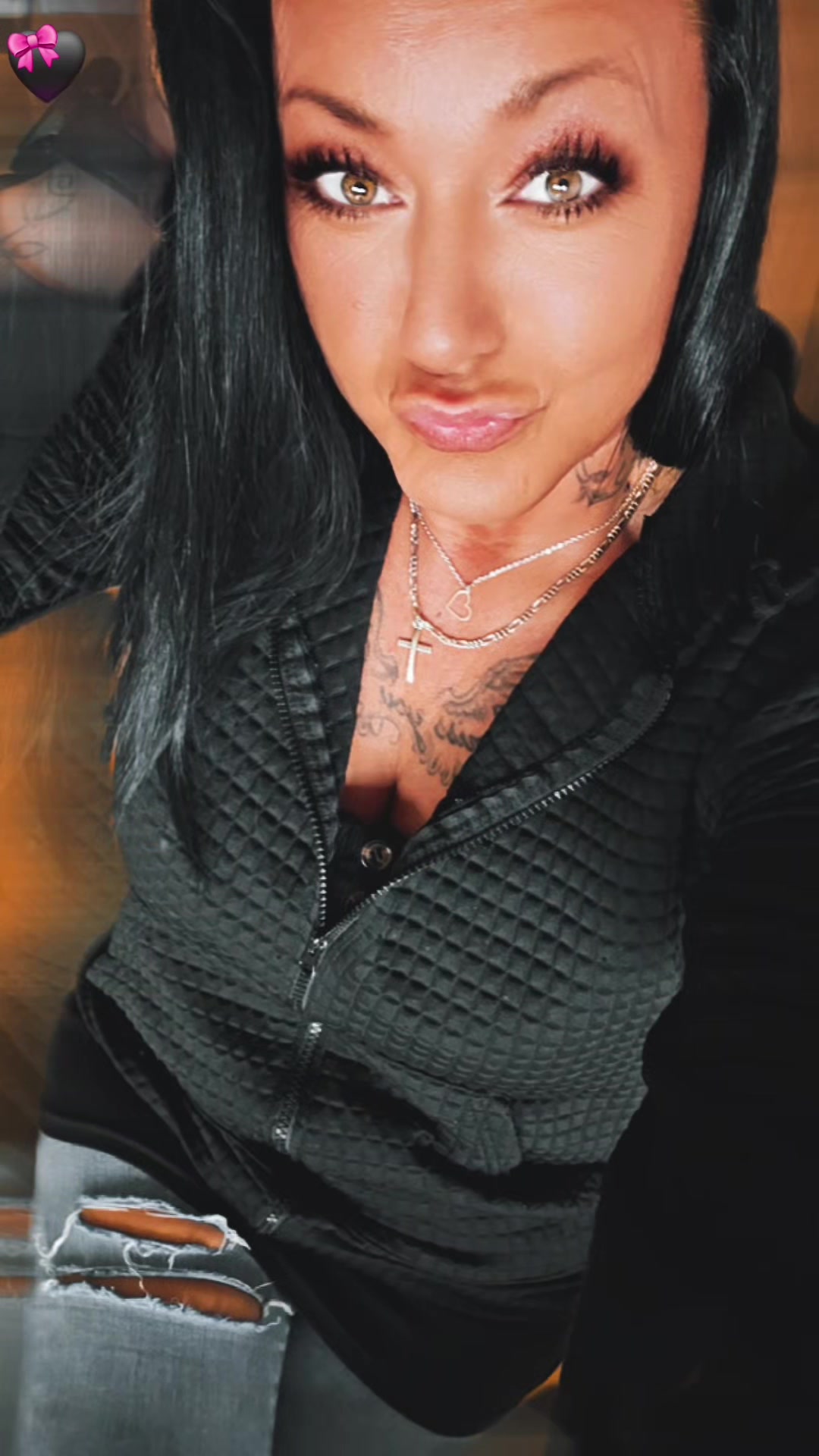@hollykunterbunt