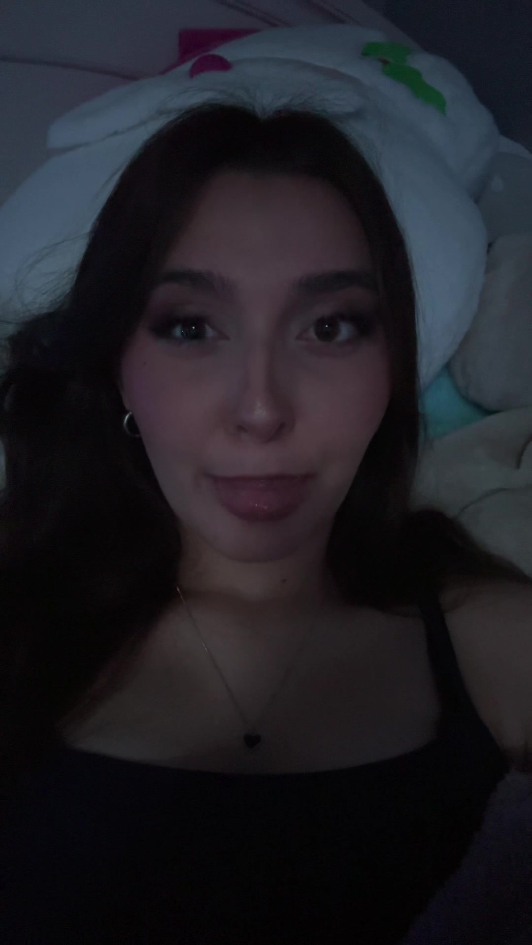 @:3