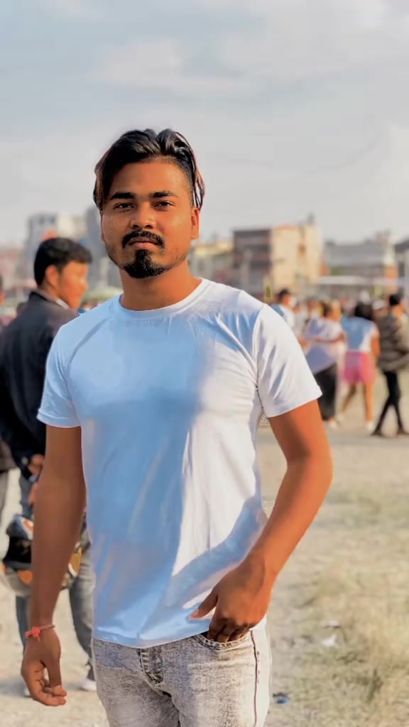 @Aajnabe_hu_mai🖤🖤