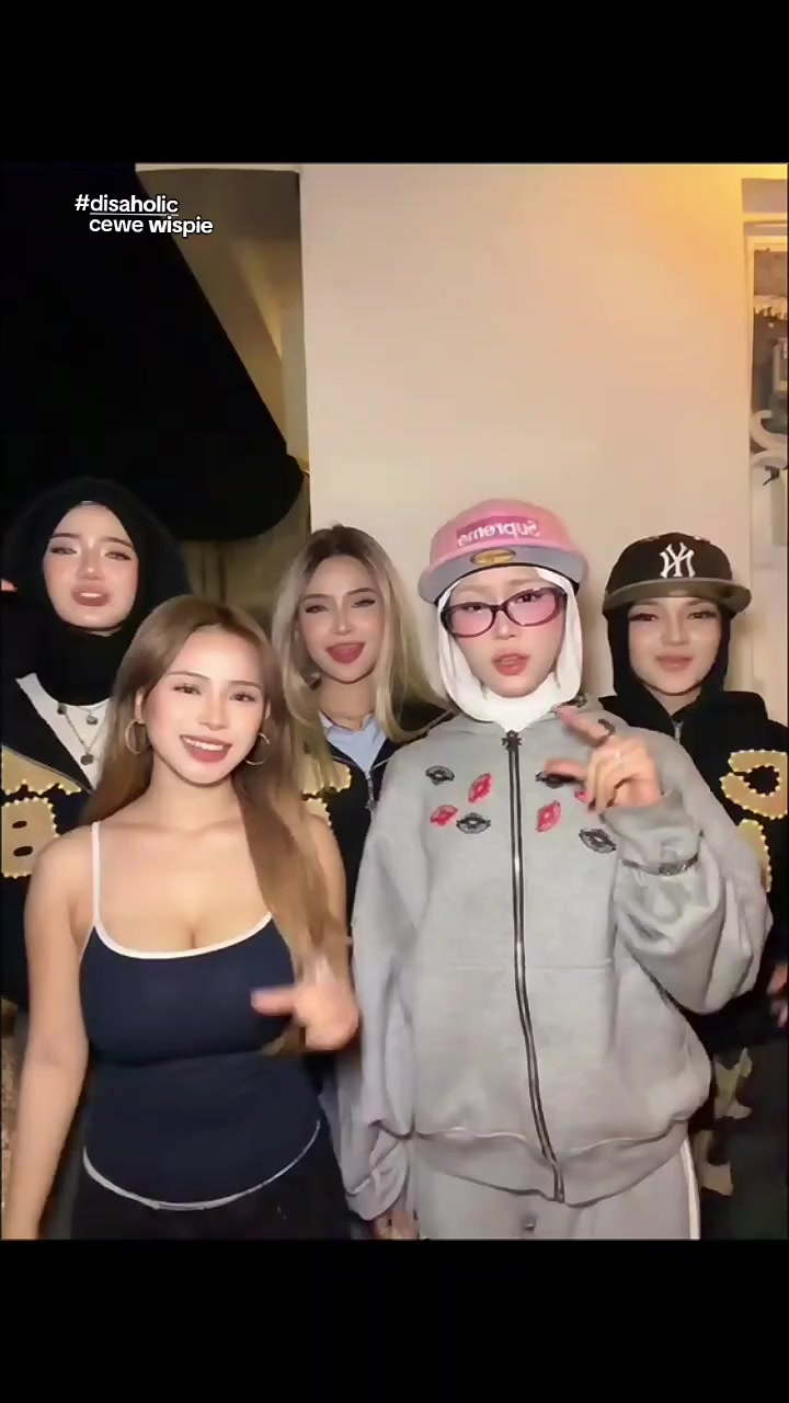 @𝘾𝙀𝙒𝙀 𝙬𝙞𝙨𝙥𝙞𝙚🫦