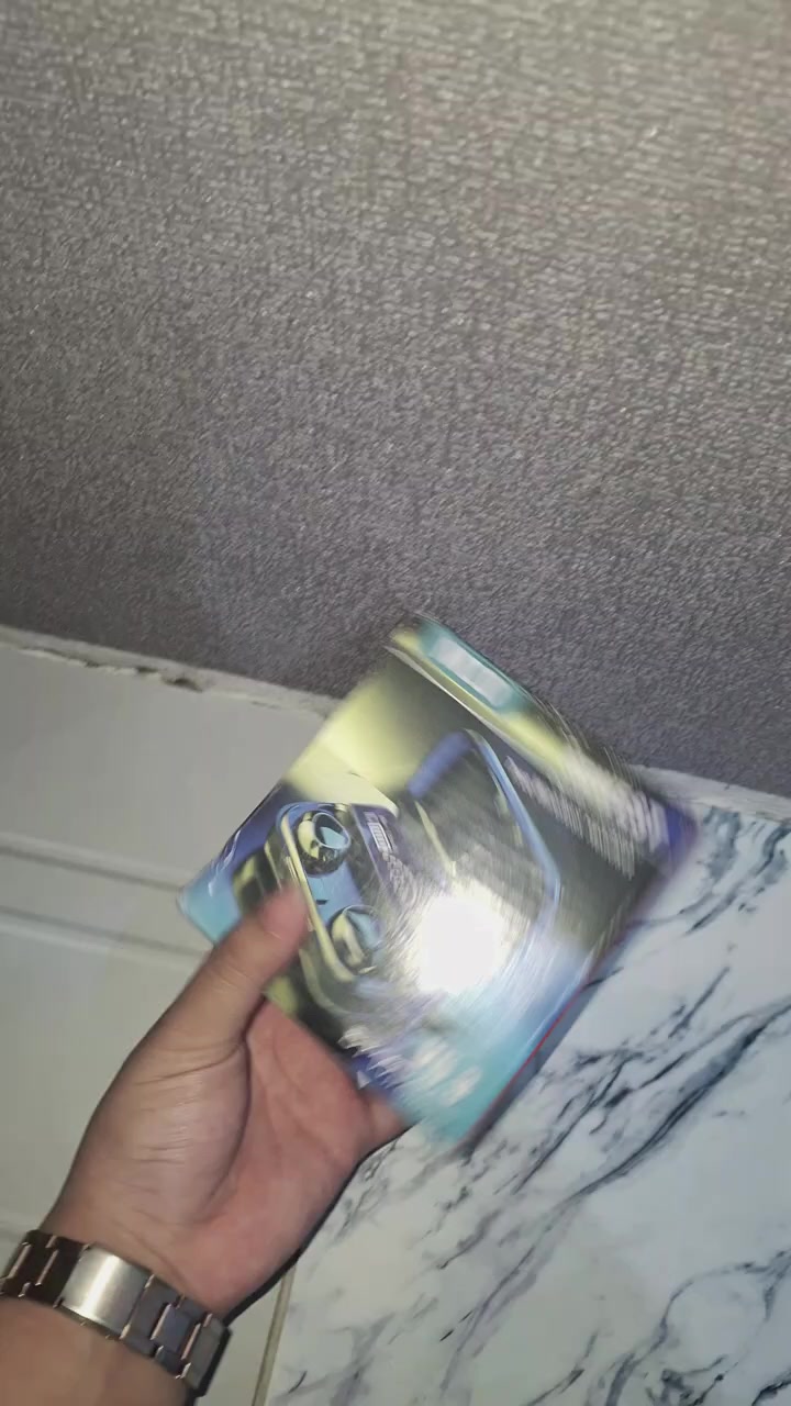 @Ayy_