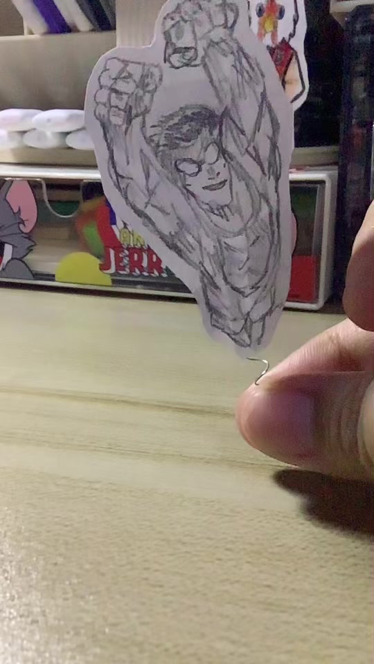 @:>