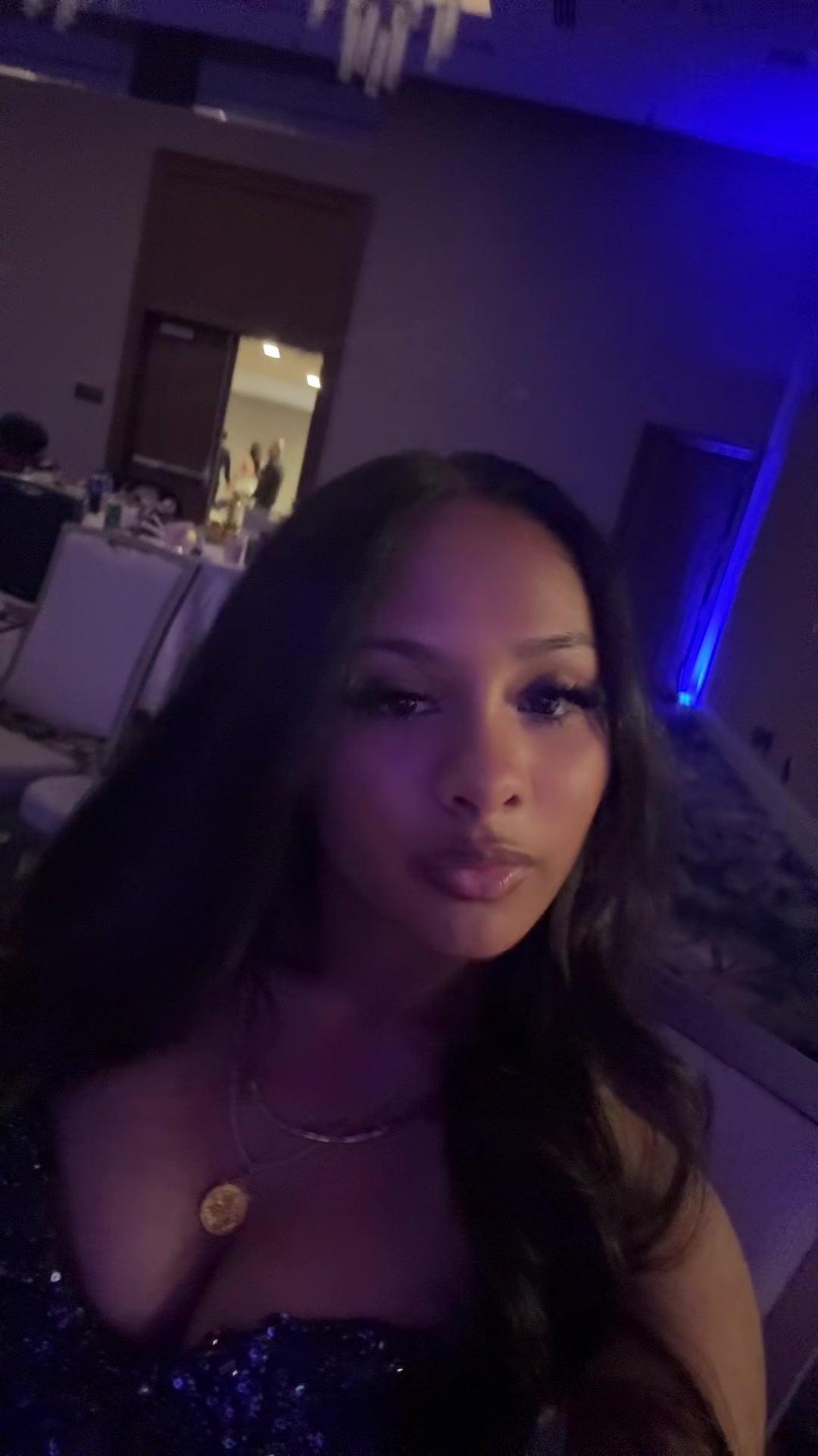 @🧛🏽♀️