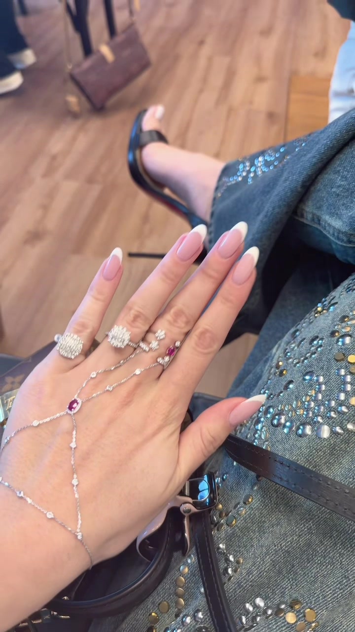 @Angel Feet ๐