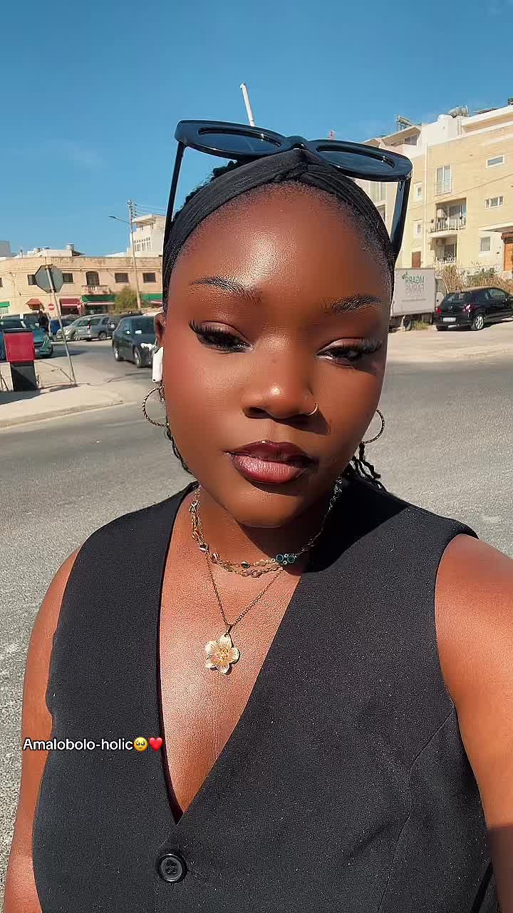 @𝒩ℴ𝓃𝓃𝓎 💋