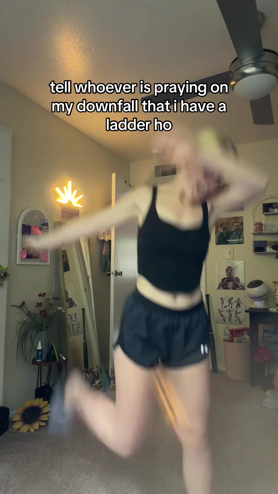 @kelsie