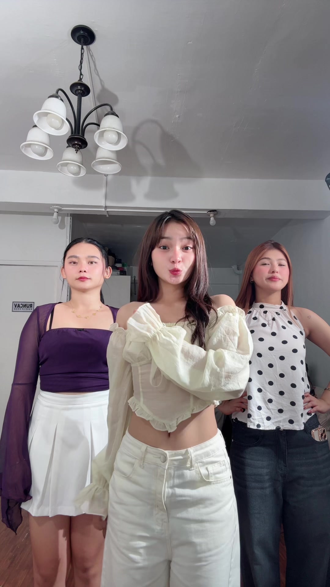 @Elahh