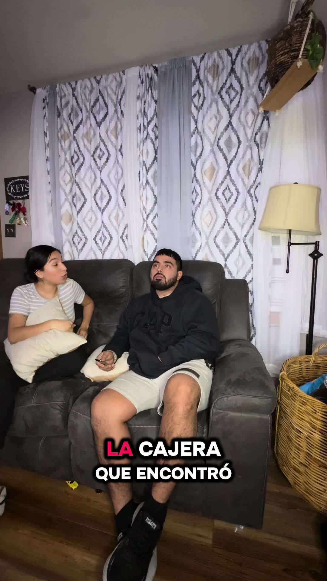 @Elchairez
