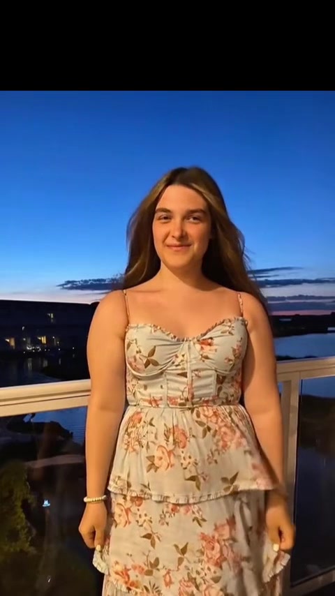 @queenbee_cece