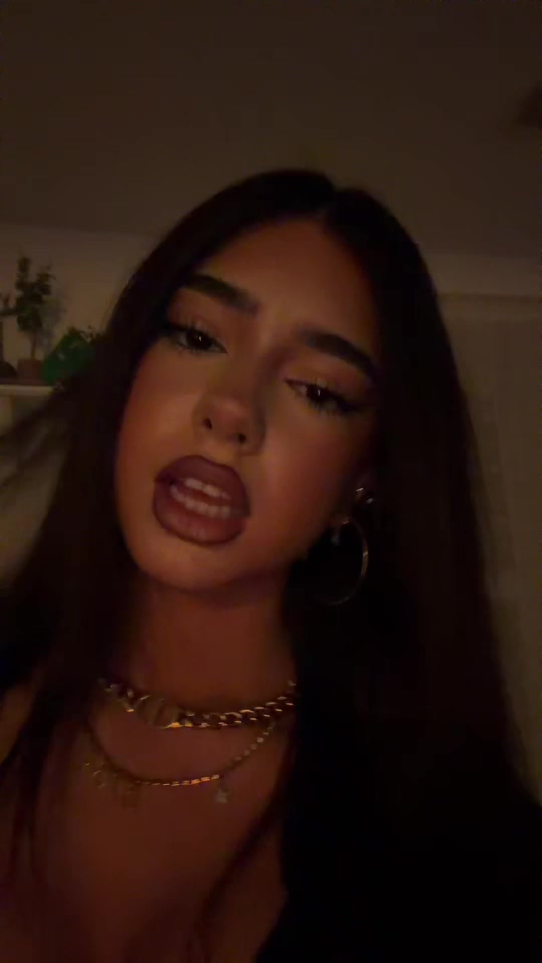 @???