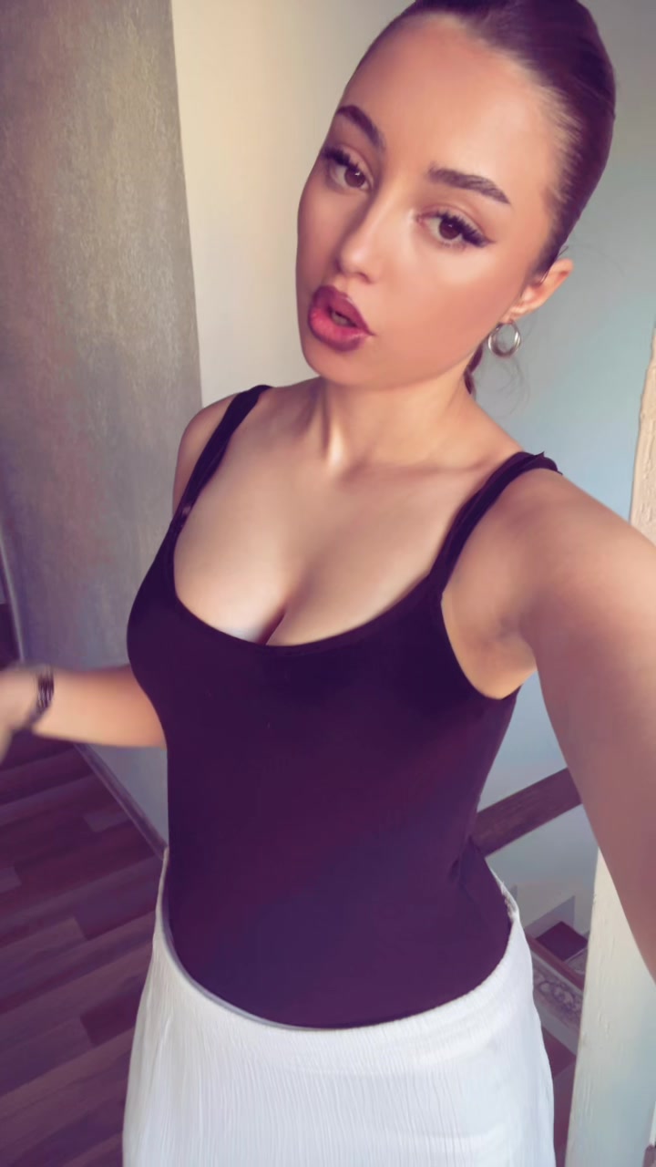@Yllza
