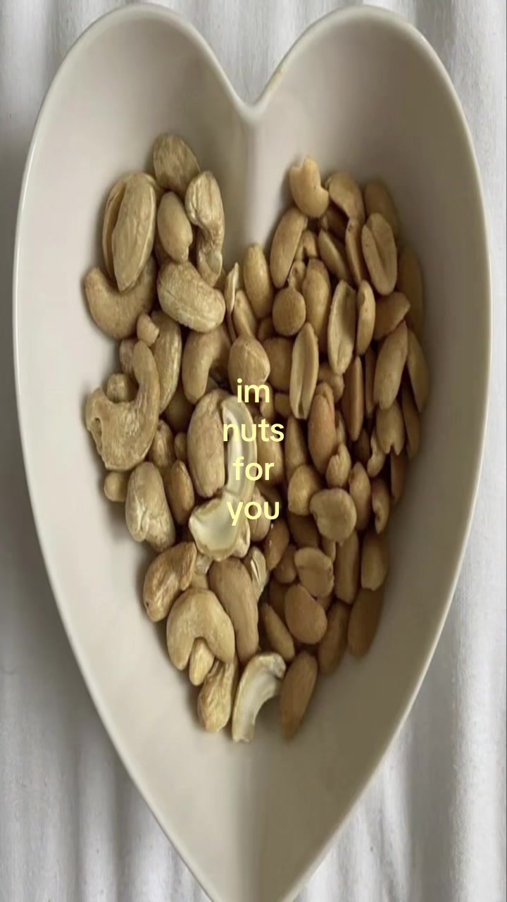 @^,..,^