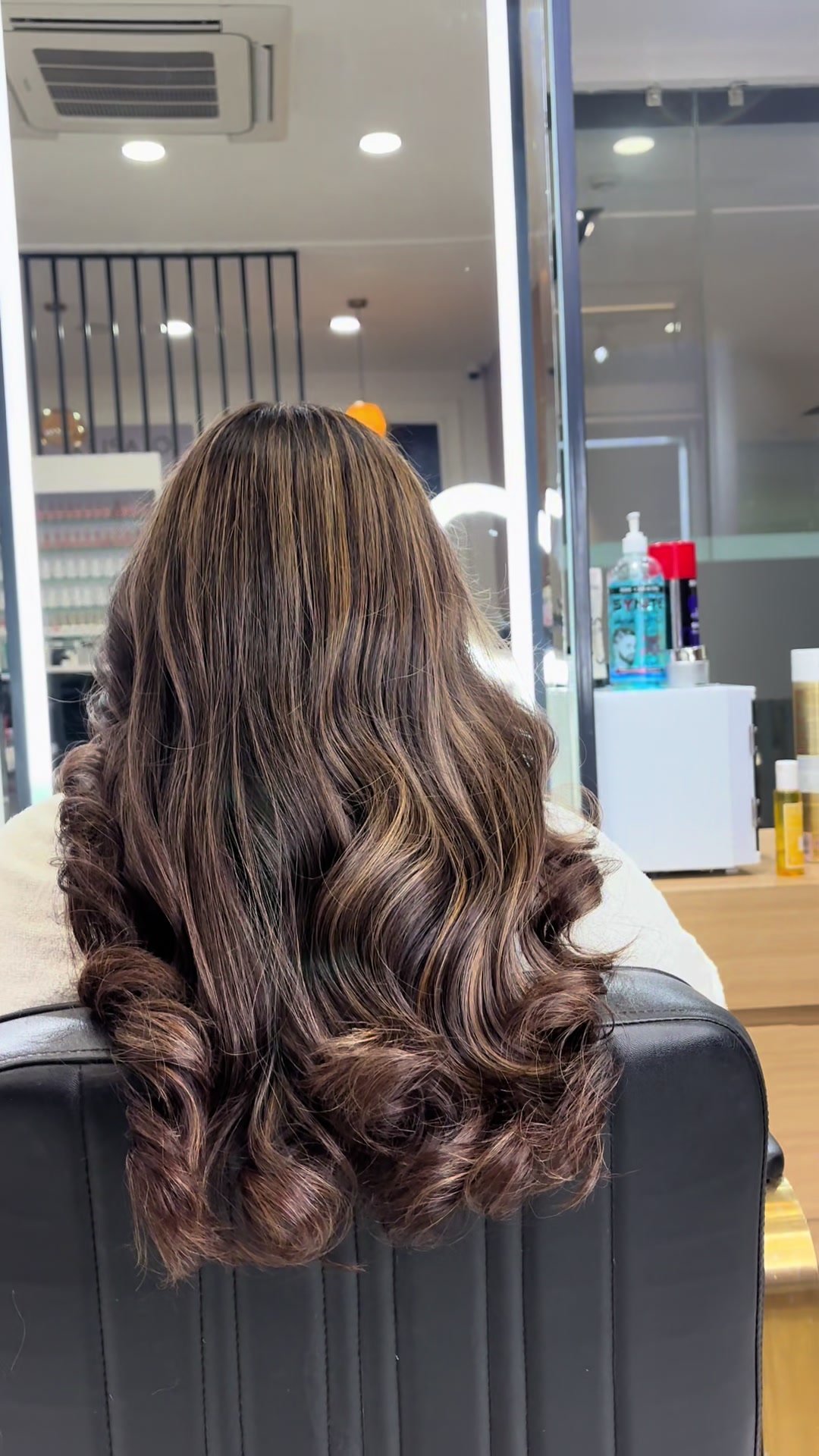 @Looks Salon Nepal