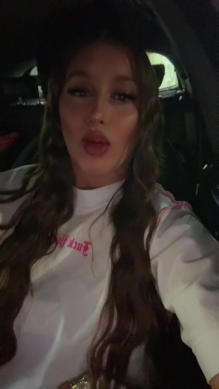 @أنجيلا