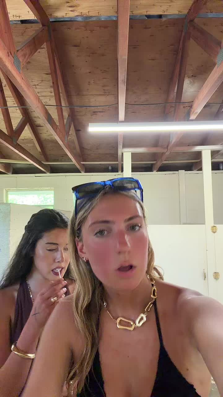@chloe