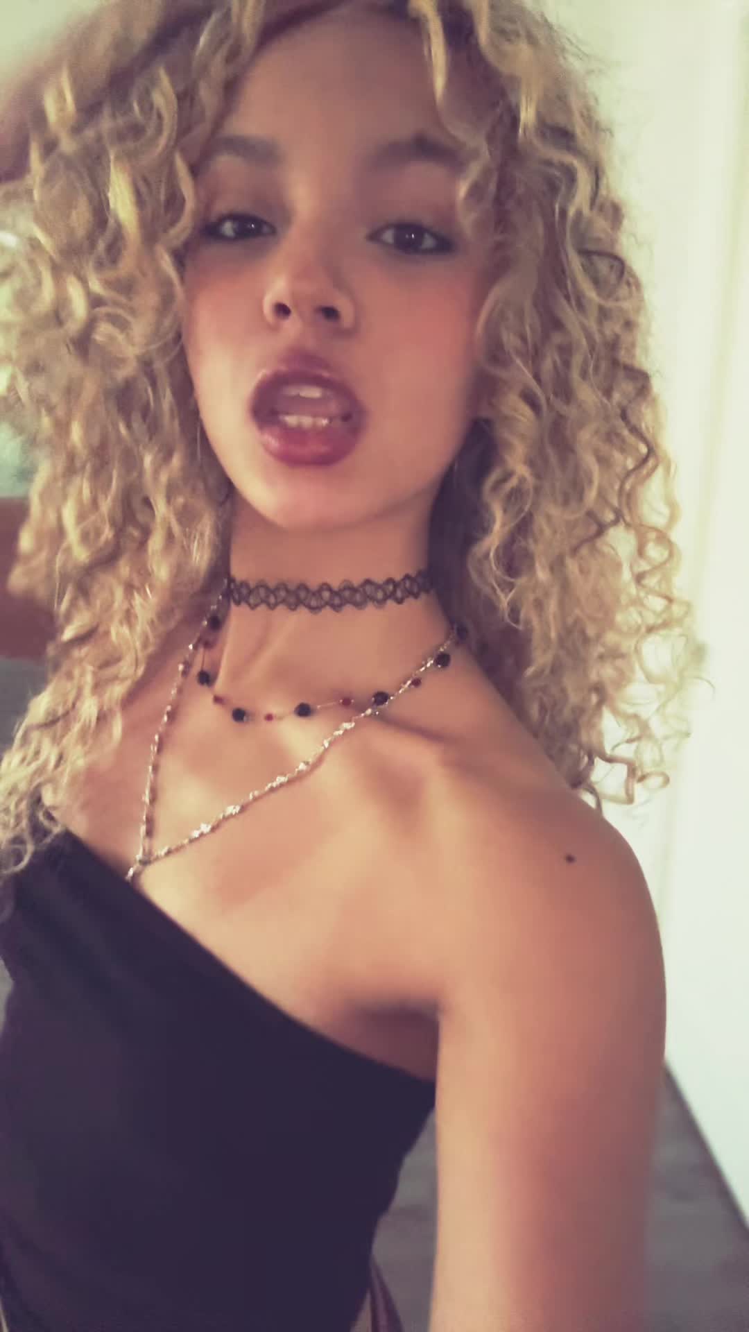 @^^