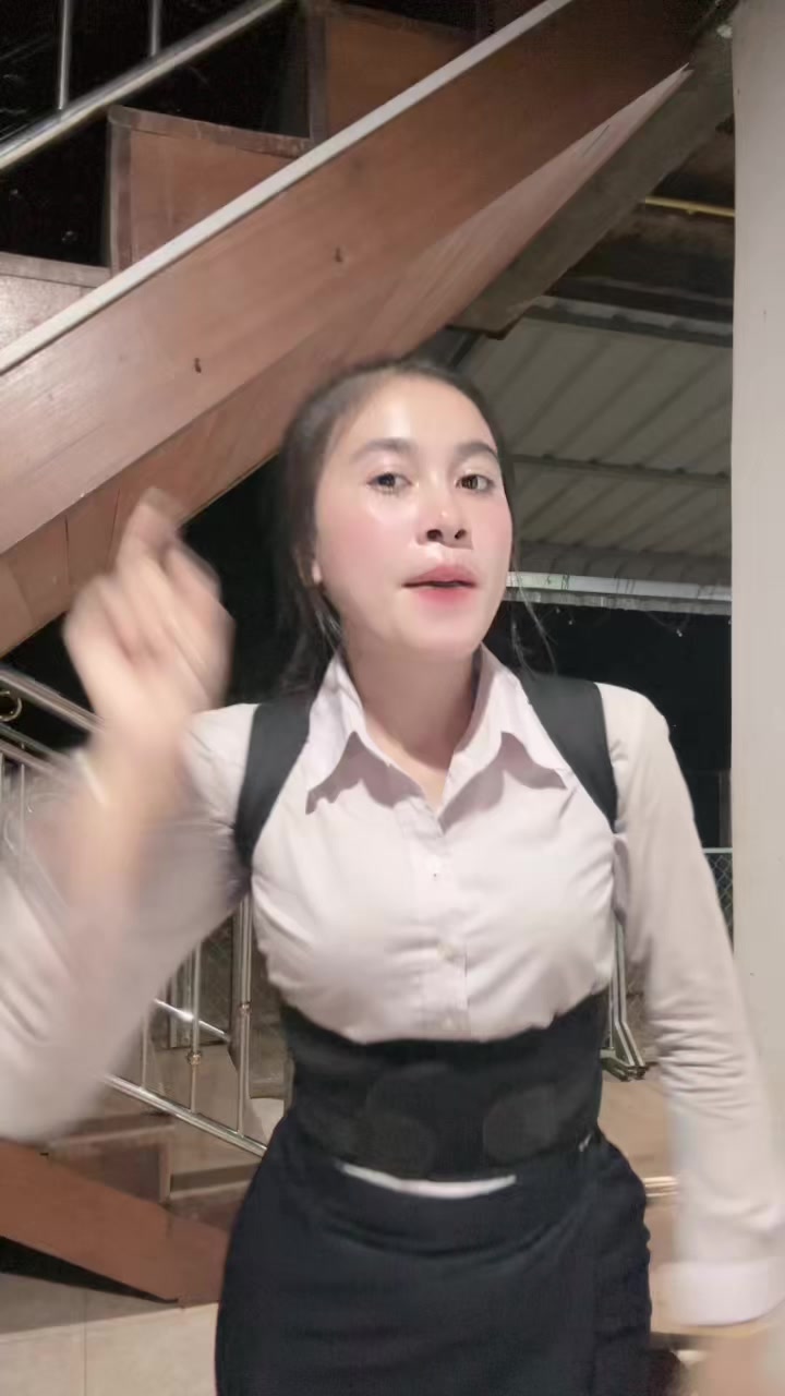 @ແມ່ຄ້າໄກ່_ (ຮັບຖ່າຍຮູບ)📸