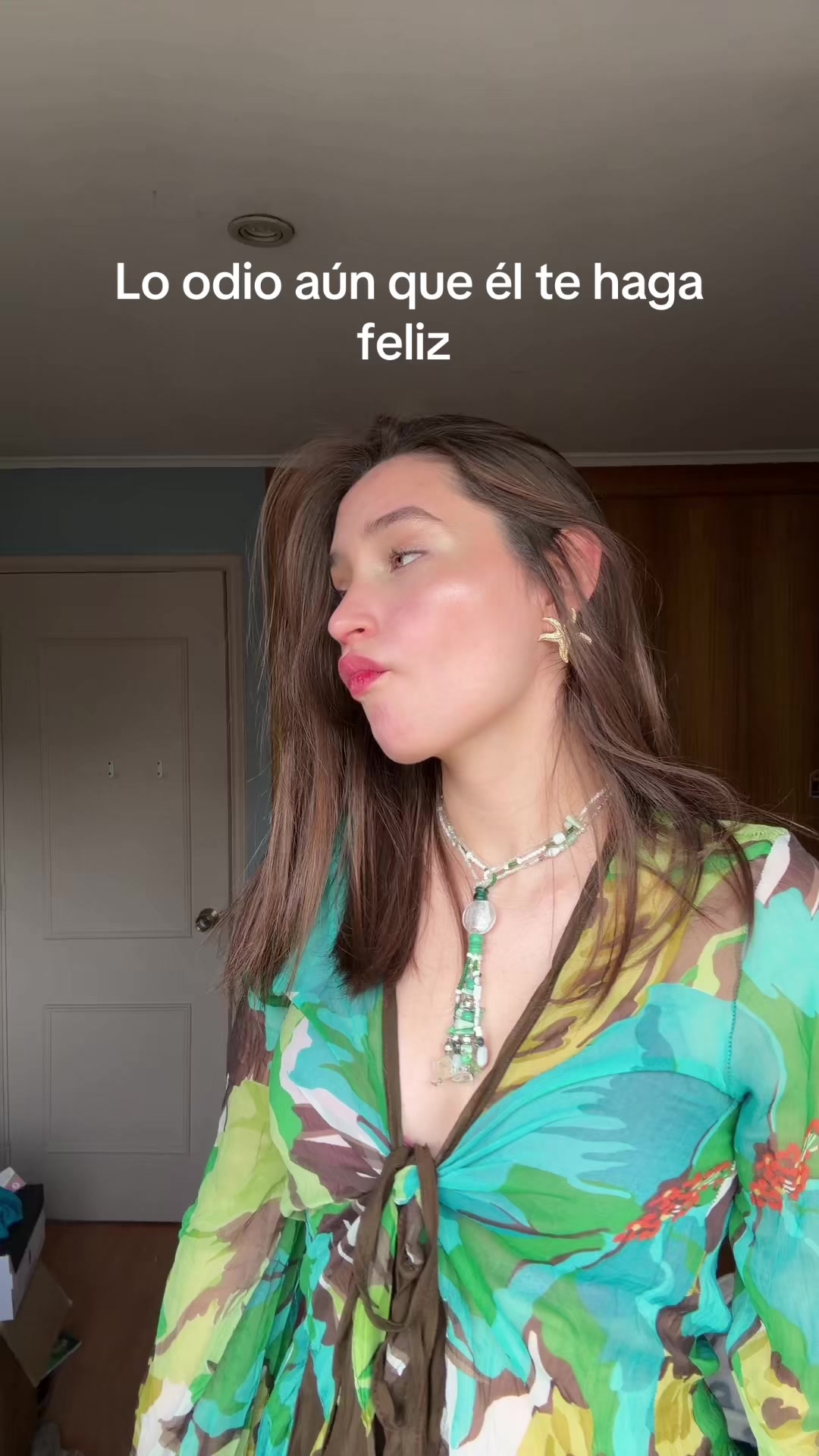 @Aleli_