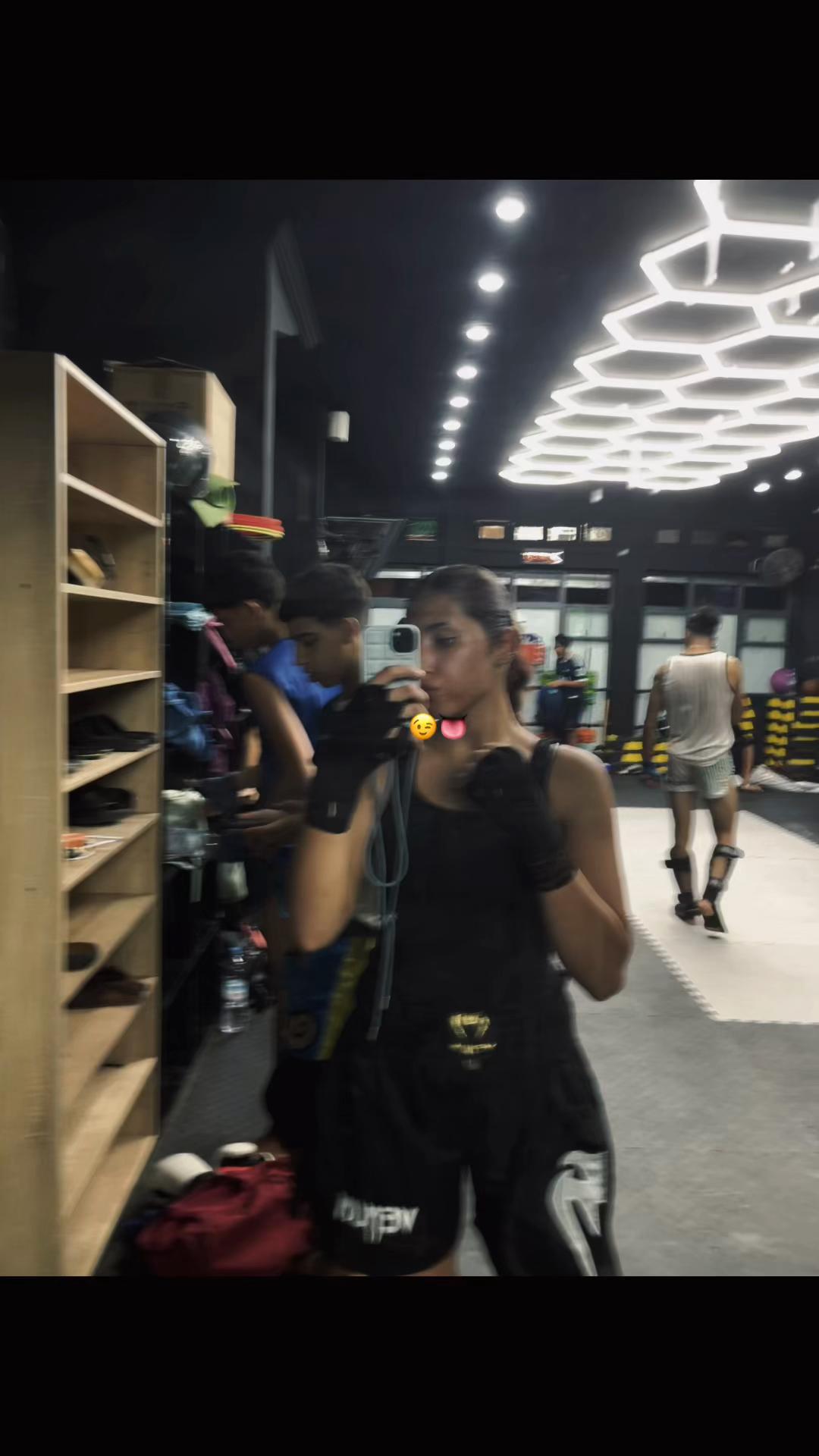 @๐ญ