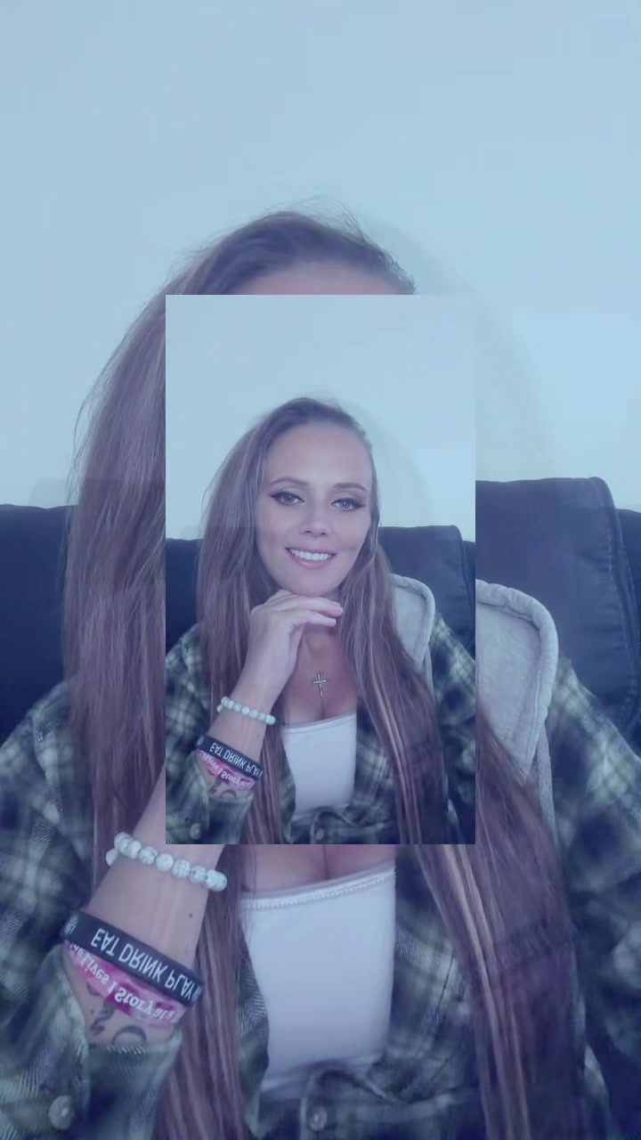 @𝒬𝓊𝑒𝑒𝓃𝐹𝑒𝓁𝒾𝒸𝒾𝒶❤️