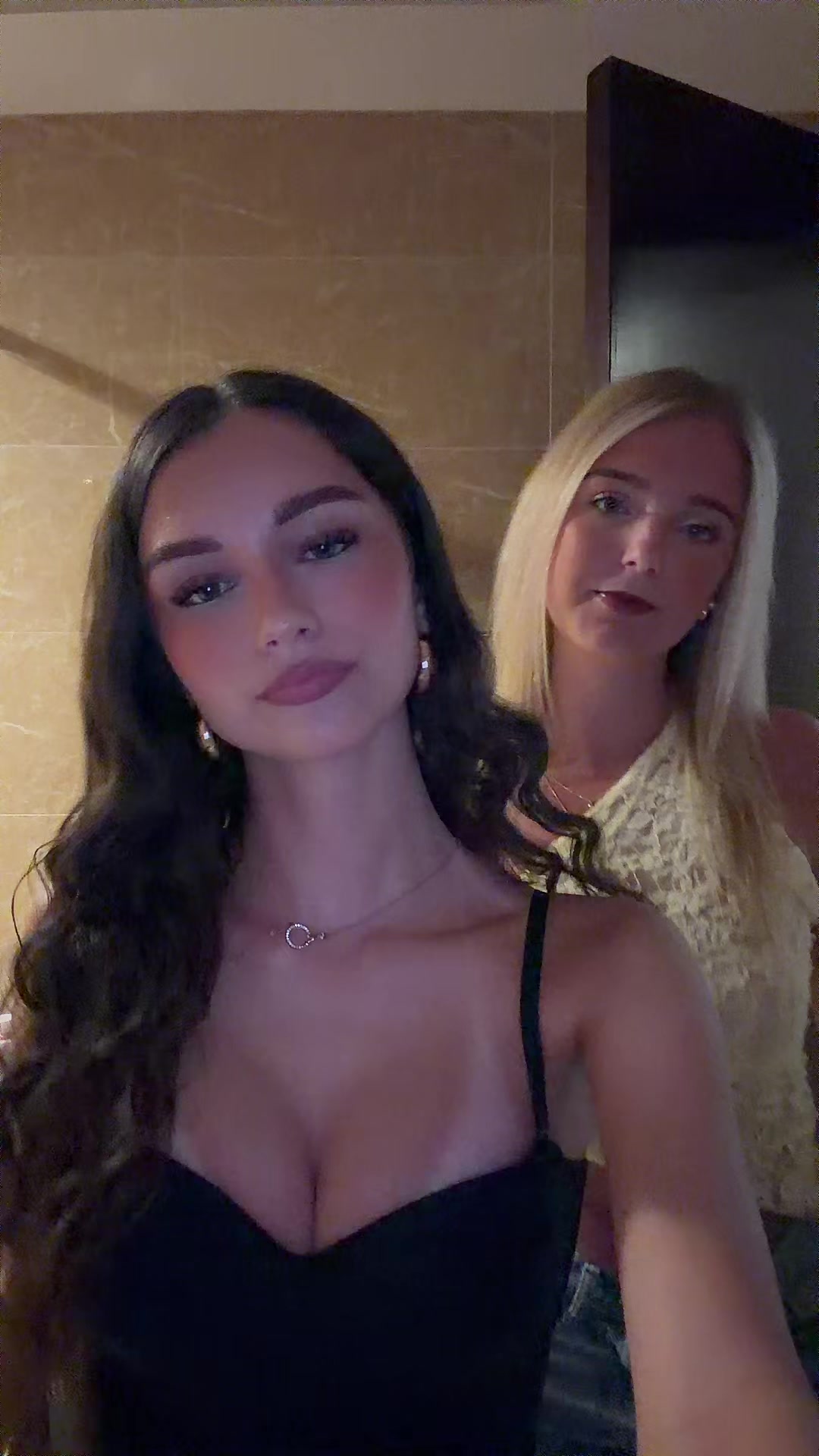 @clara