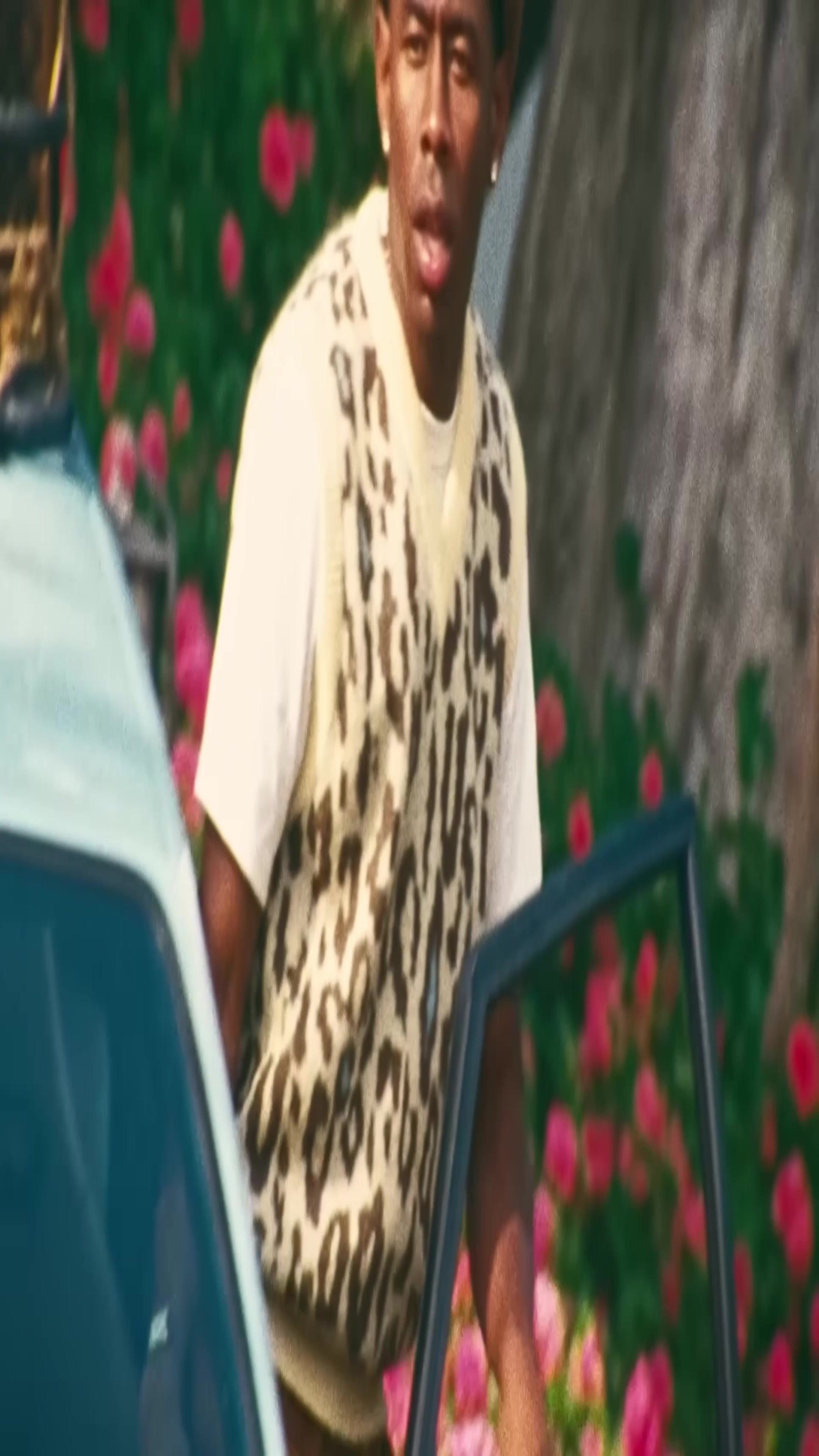 @￴