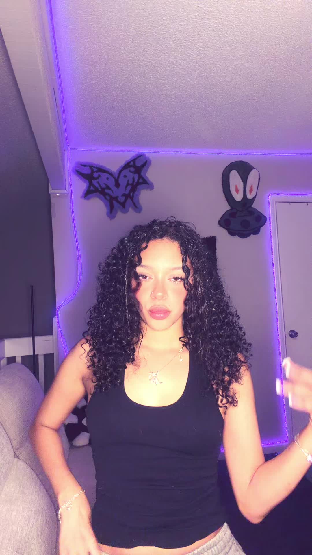 @xova★