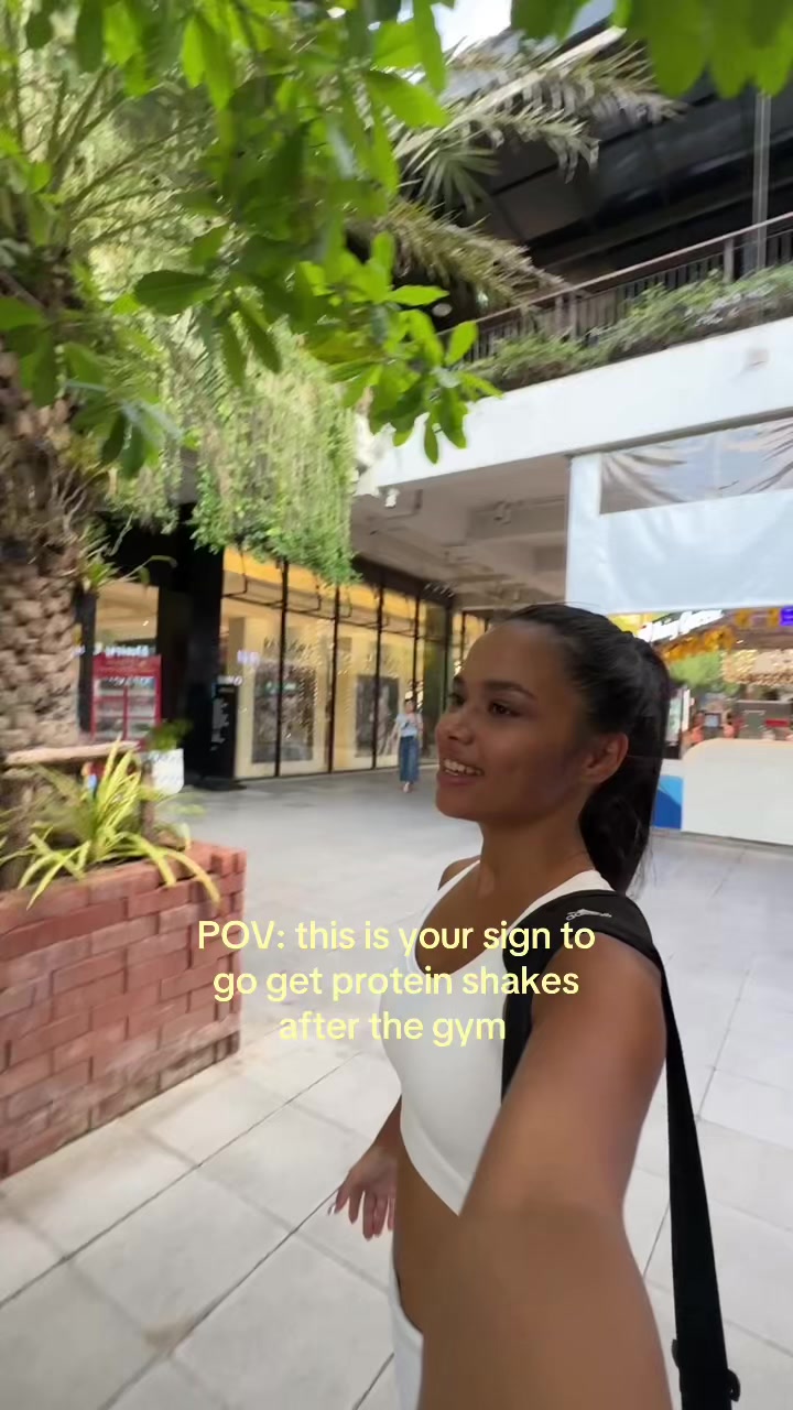 @itslararaes