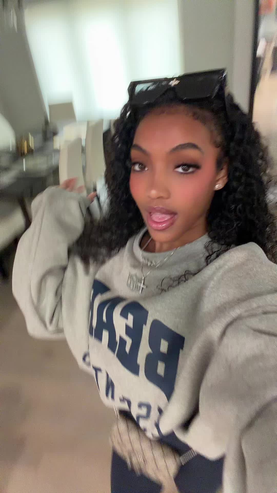 @SYDNI SIMONE