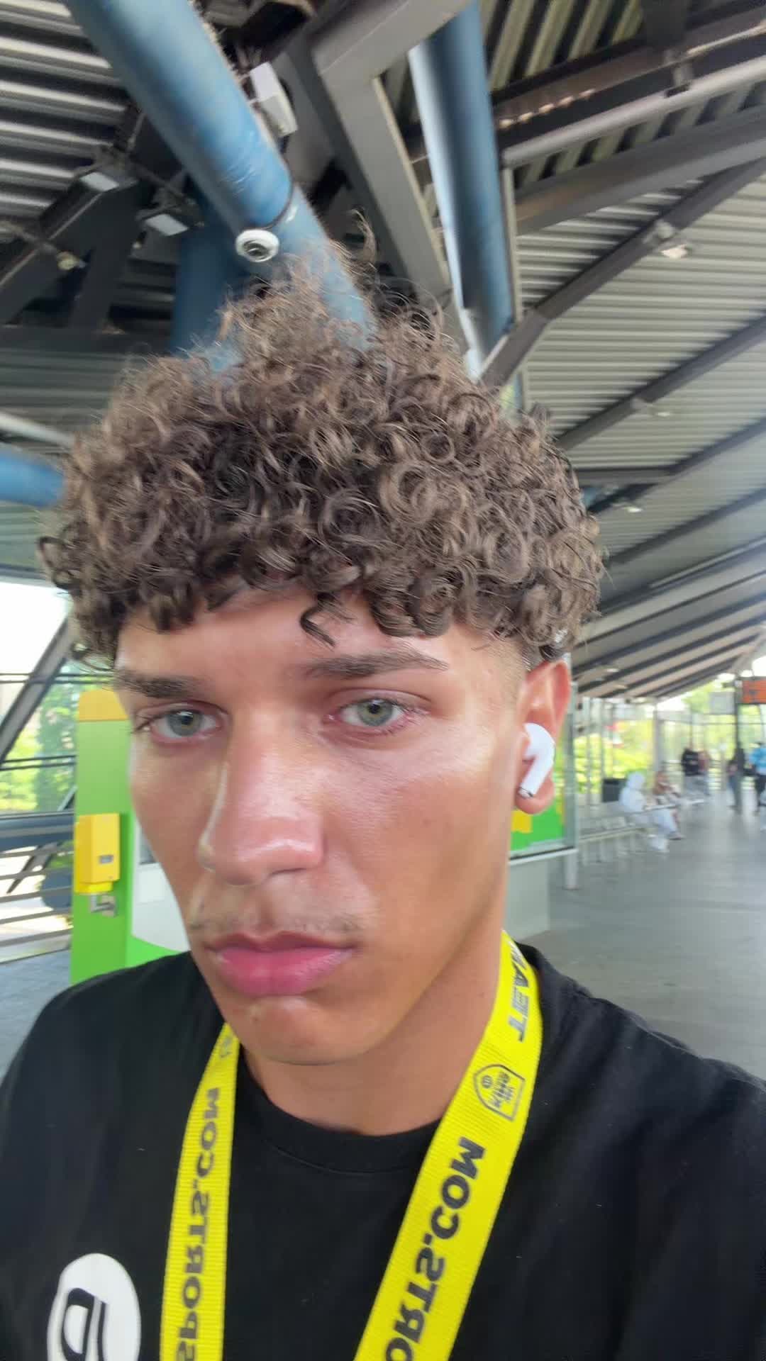 @JJ