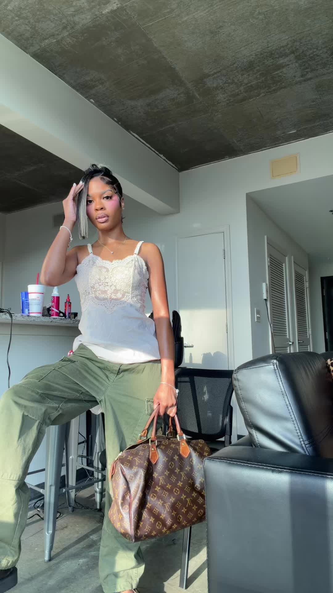 @kelsionaee