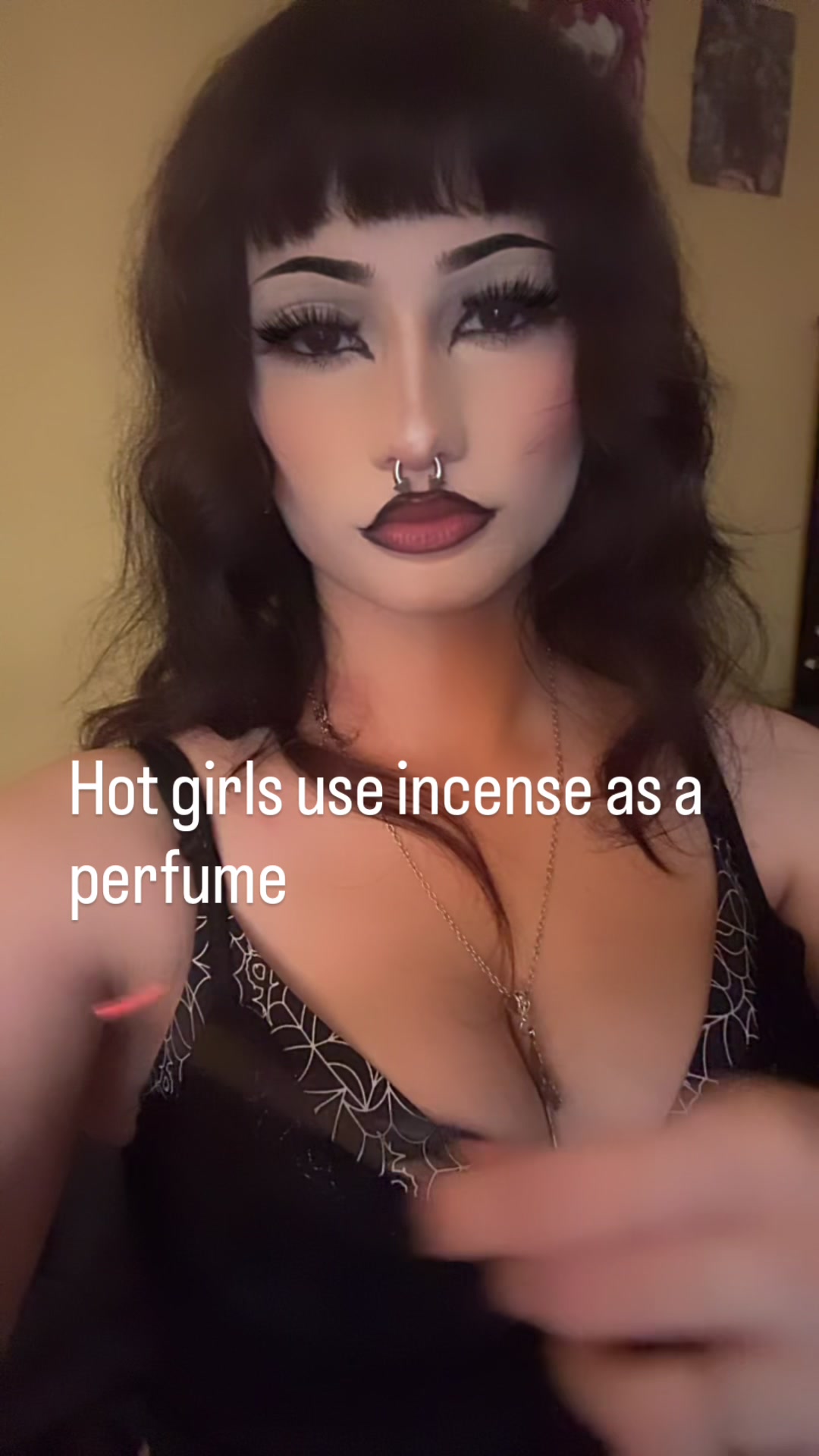 @Ava