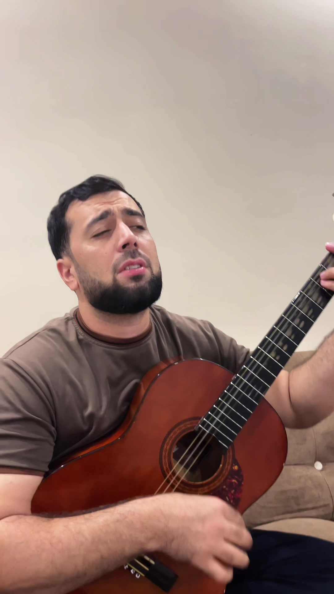 @Arazik_🎶