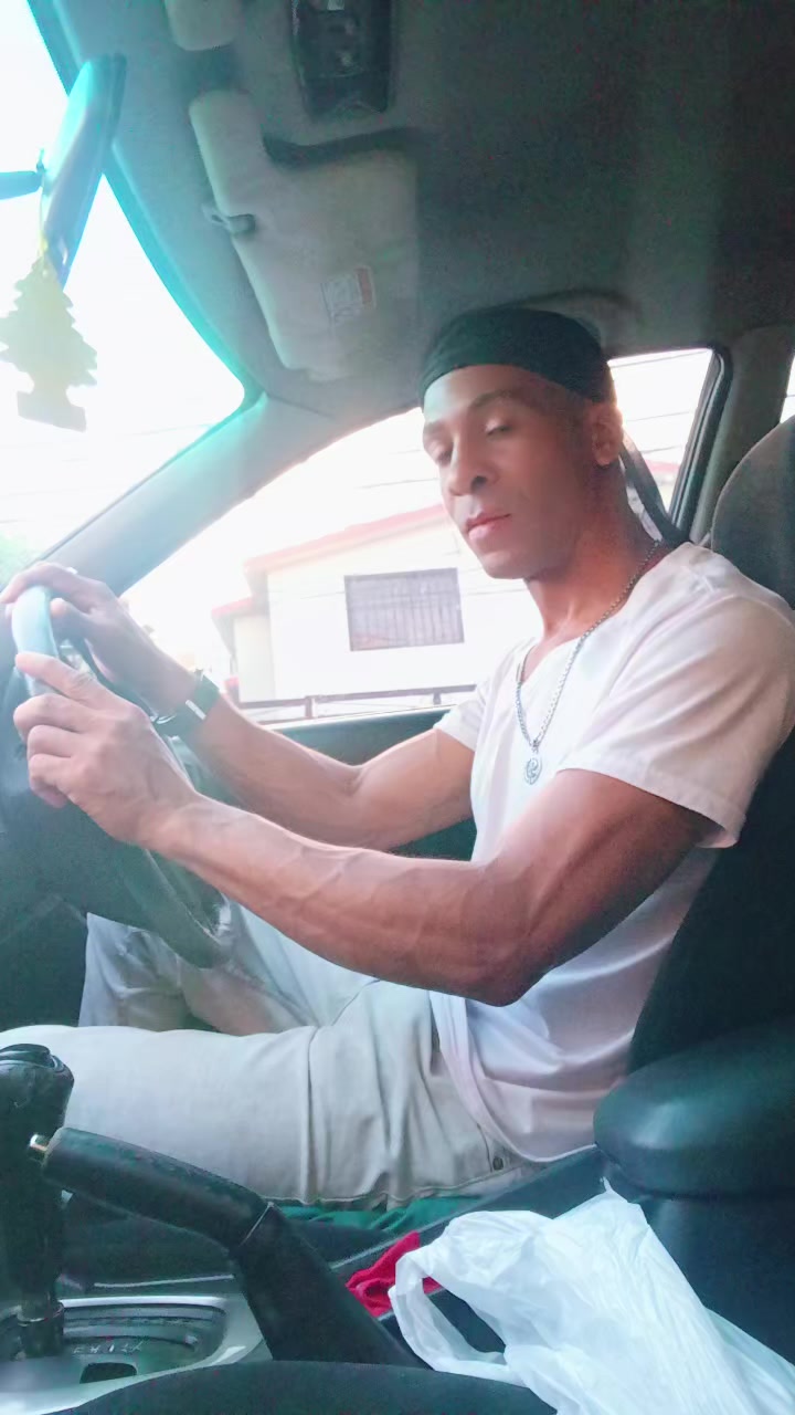 @el.chico dur&oacute; mami