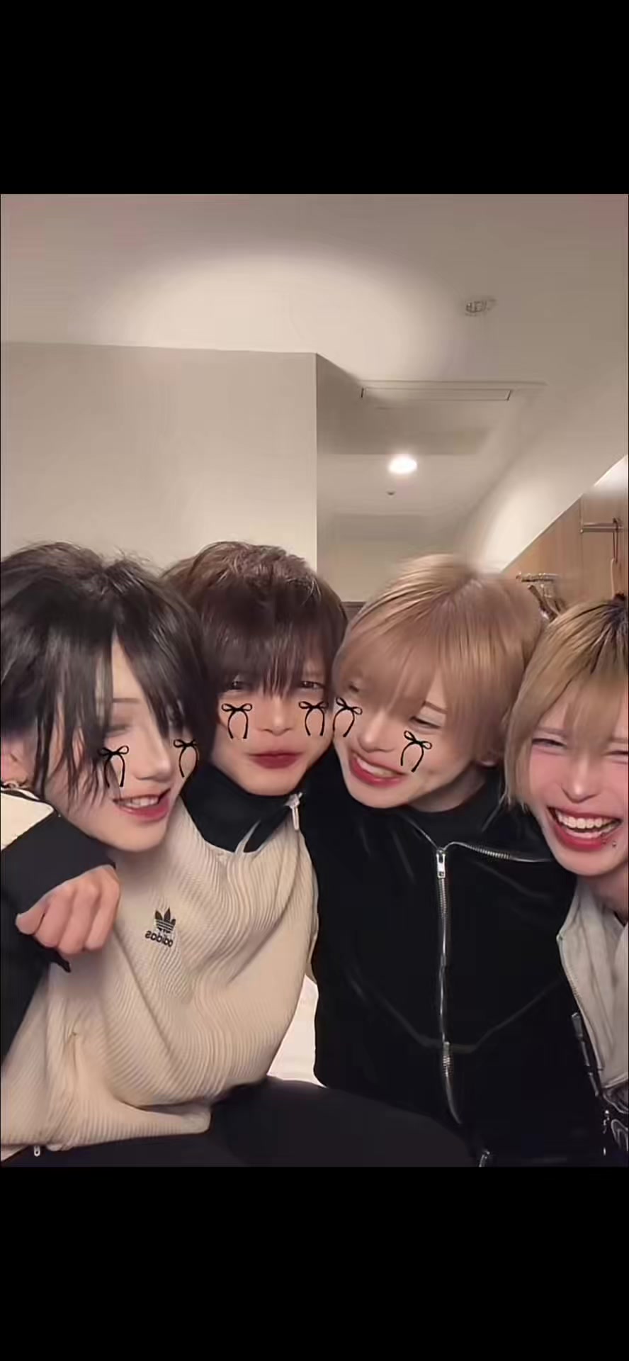 @。