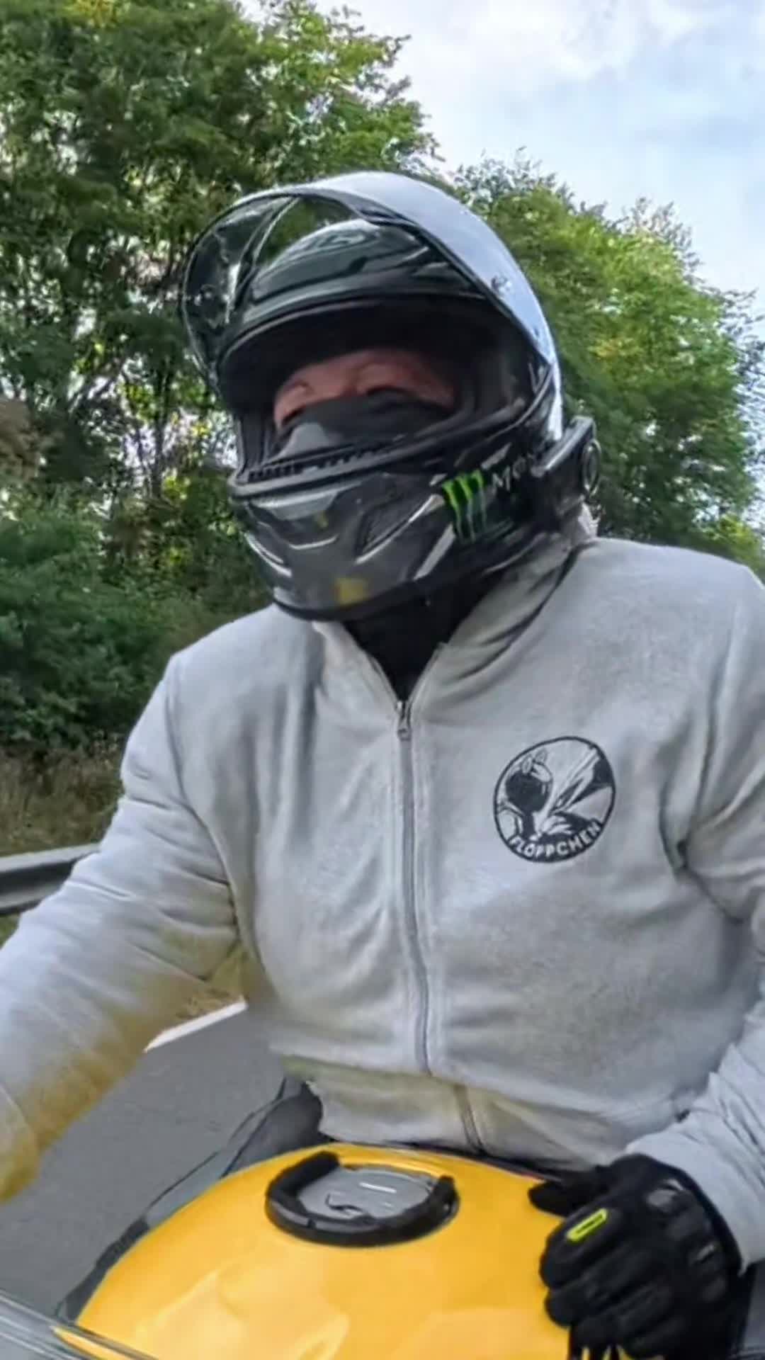 @Flöppchen