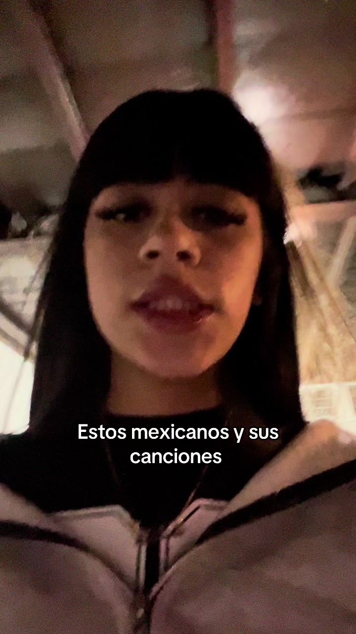 @julyy.lopez__