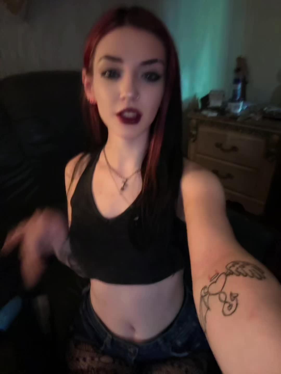 @❦